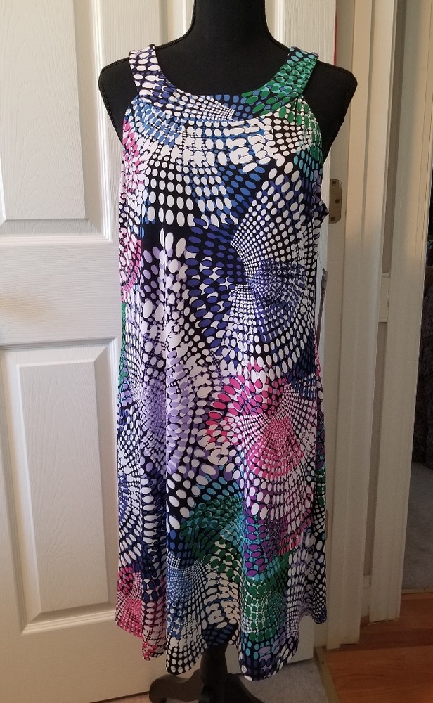 NWT 🌞Tiana B Sleeveless Dress